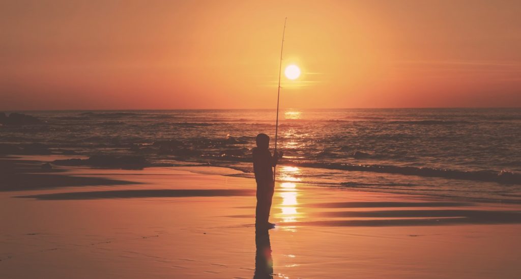 What Time of Day is Best For Surf Fishing ? Fish From Beach